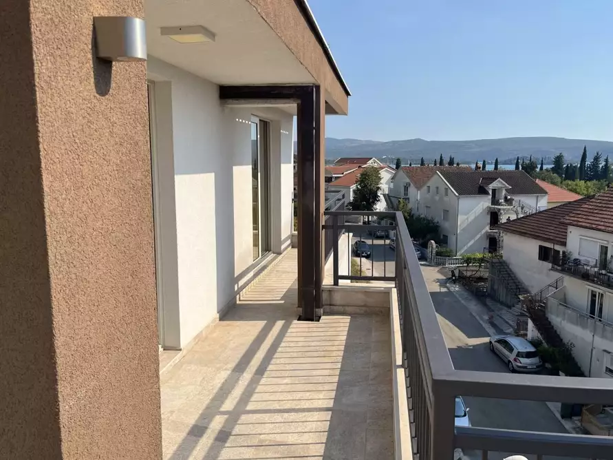 Flat 99m² in Montenegro, Tivat. Priced at 399000€ rent photo-17