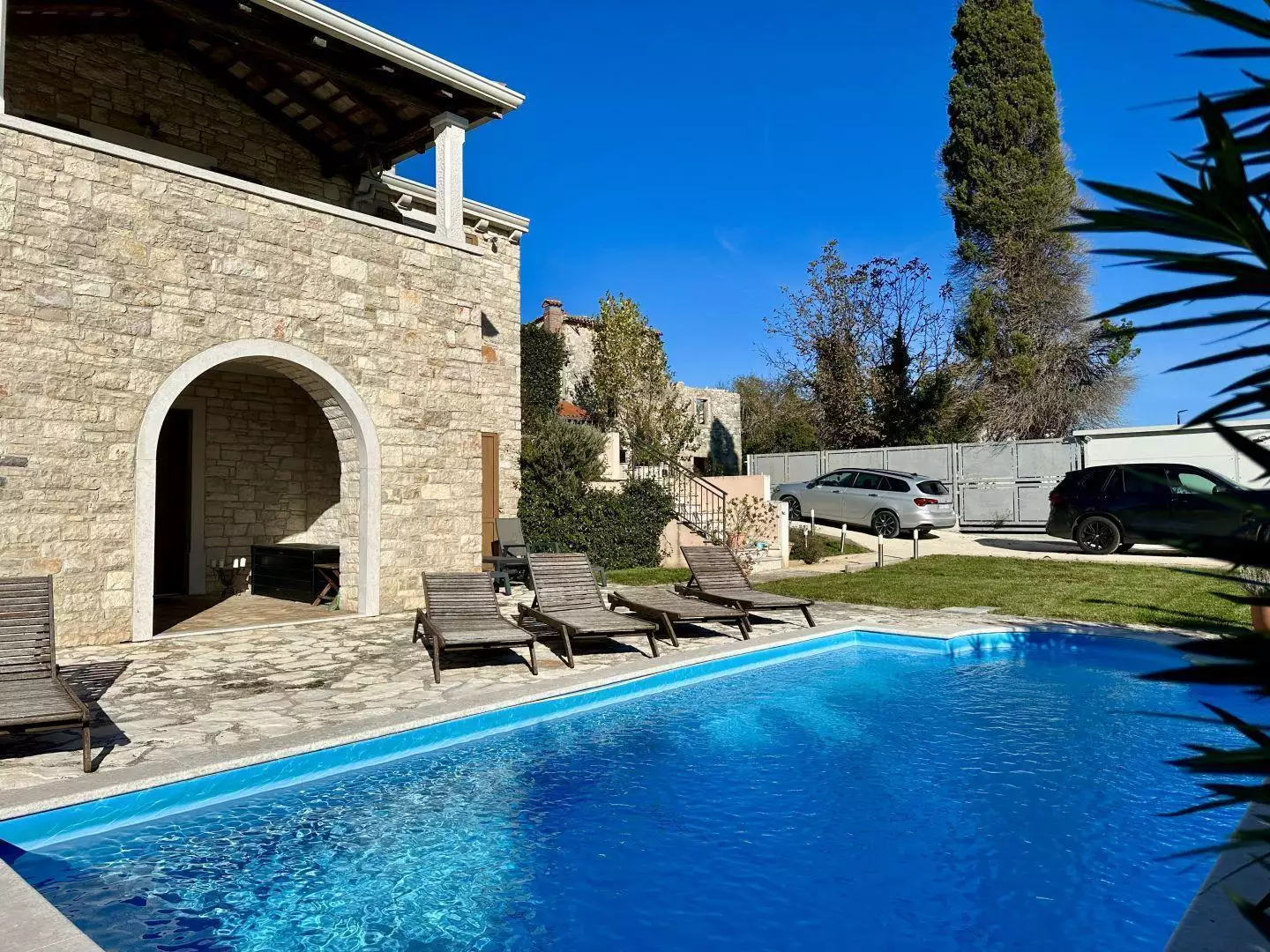 Villa 200m² in Croatia, Buje. Priced at 620000€ rent photo-4