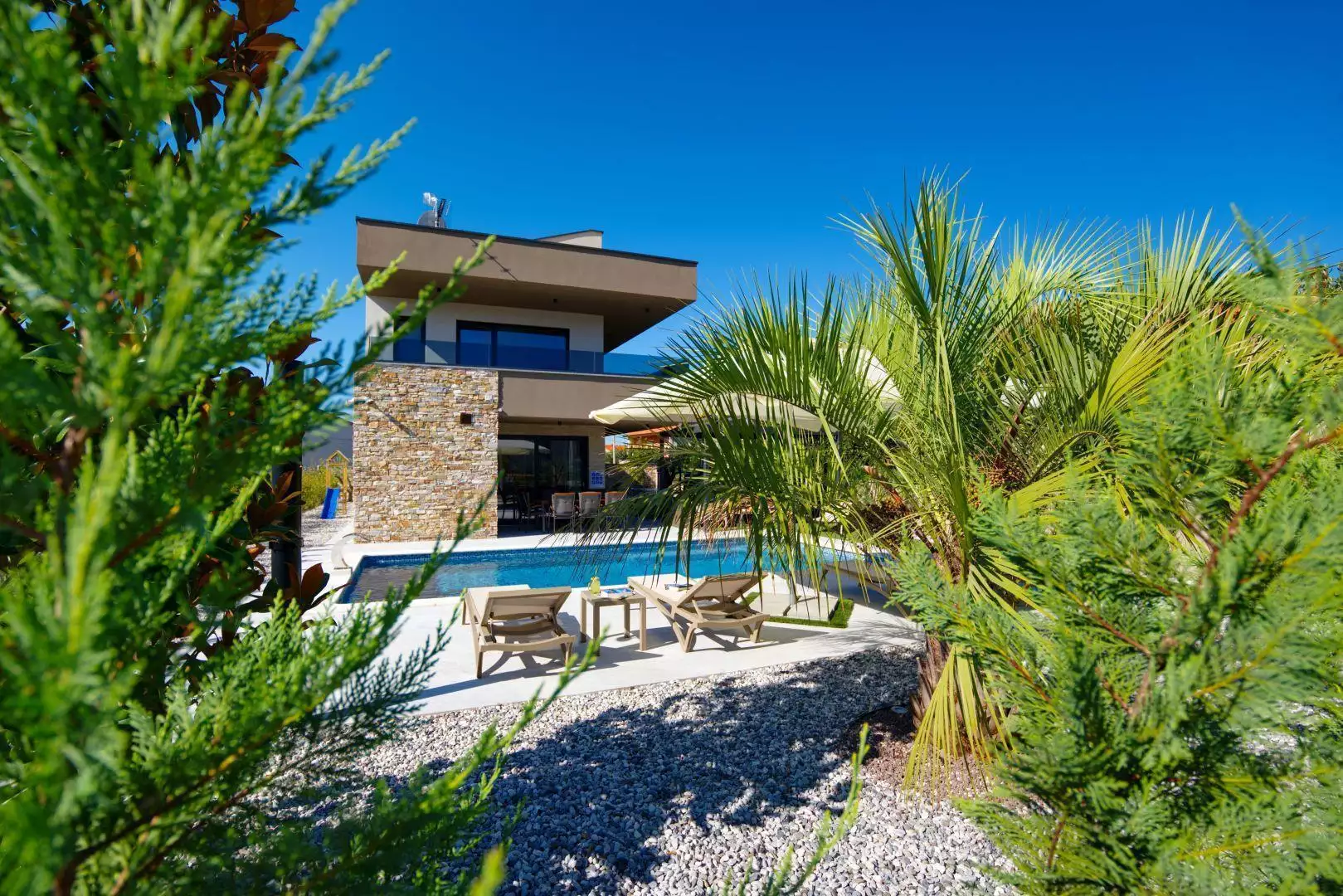 Villa 200m² in Croatia, Loborika. Priced at 722000€ rent photo-2