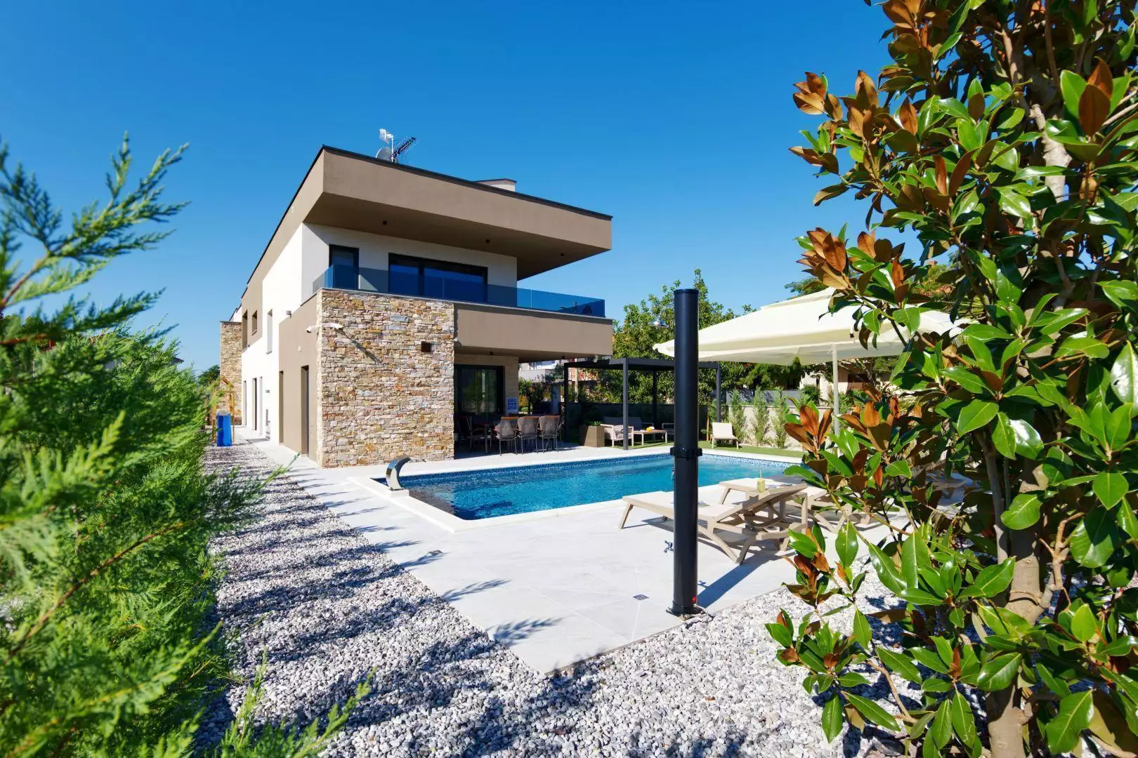 Villa 200m² in Croatia, Loborika. Priced at 722000€ rent photo-5