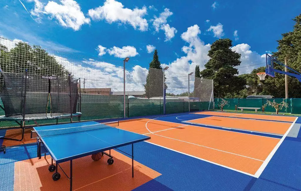Hotels 600m² in Croatia, Valtura. Priced at 1300000€ rent photo-13