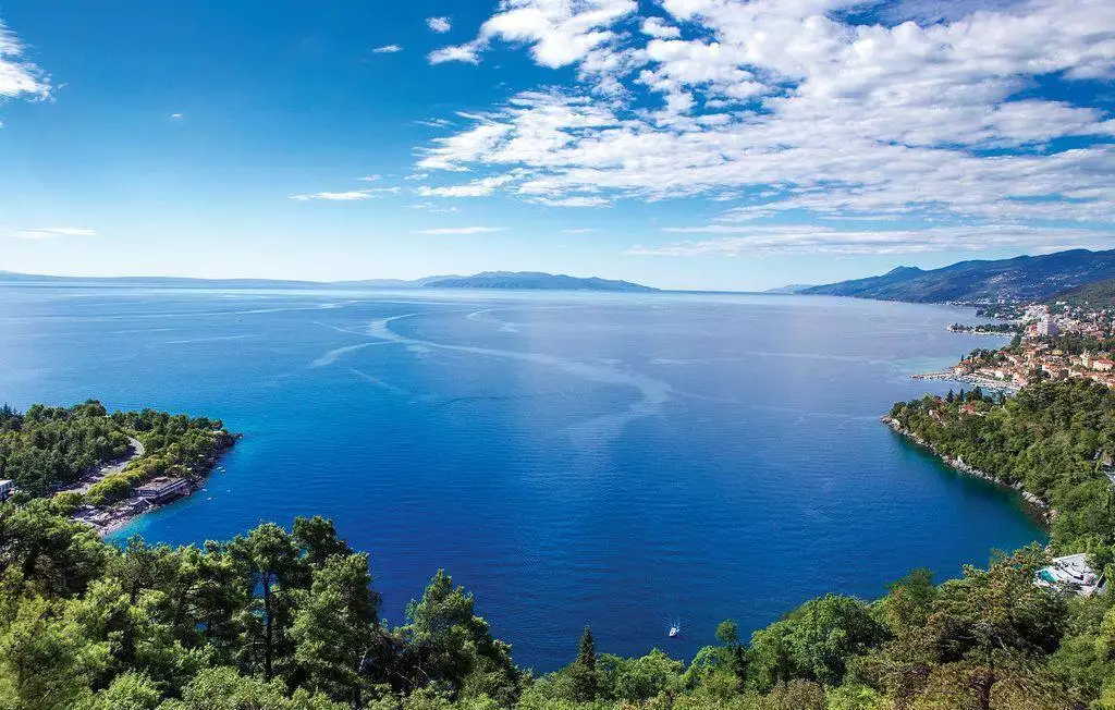 Villa 240m² in Croatia, Bregi. Priced at 1150000€ rent photo-2