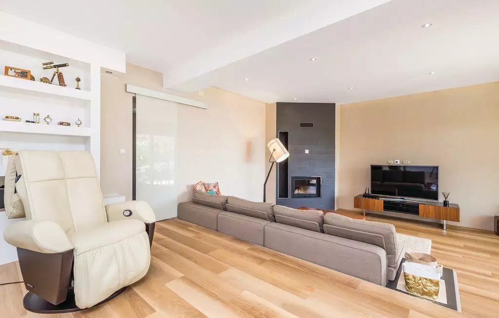Villa 240m² in Croatia, Bregi. Priced at 1150000€ rent photo-5