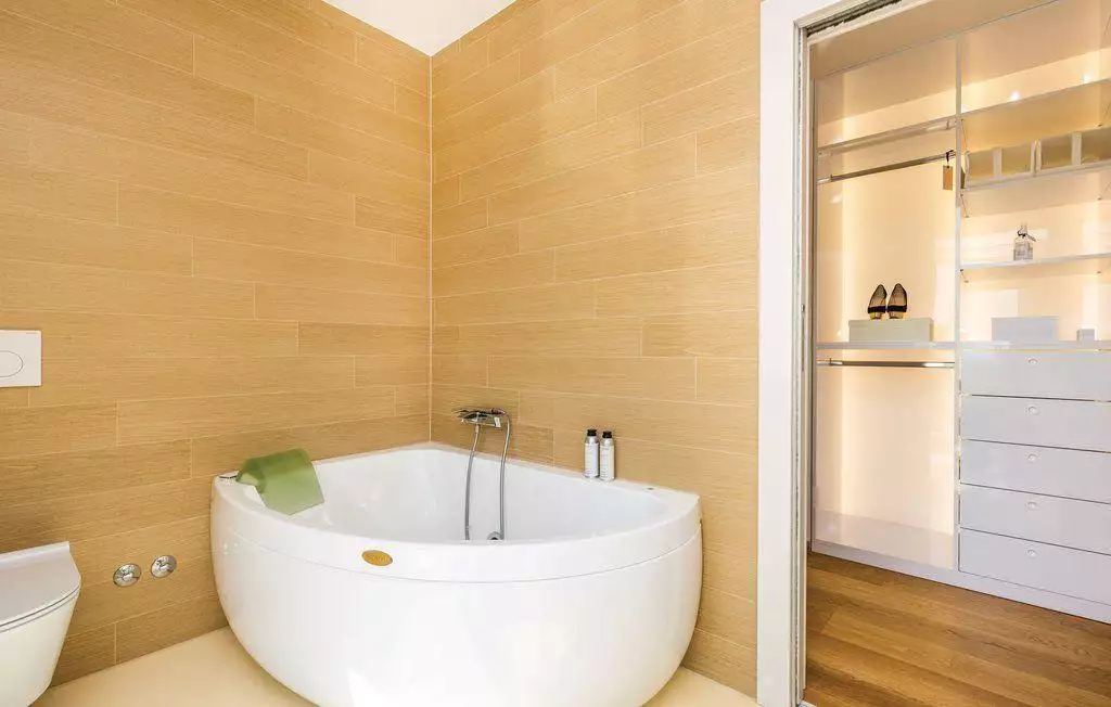 Villa 240m² in Croatia, Bregi. Priced at 1150000€ rent photo-15