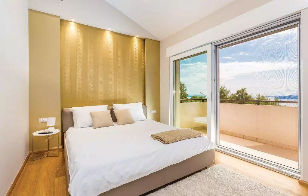 Villa 240m² in Croatia, Bregi. Priced at 1150000€ rent photo-16
