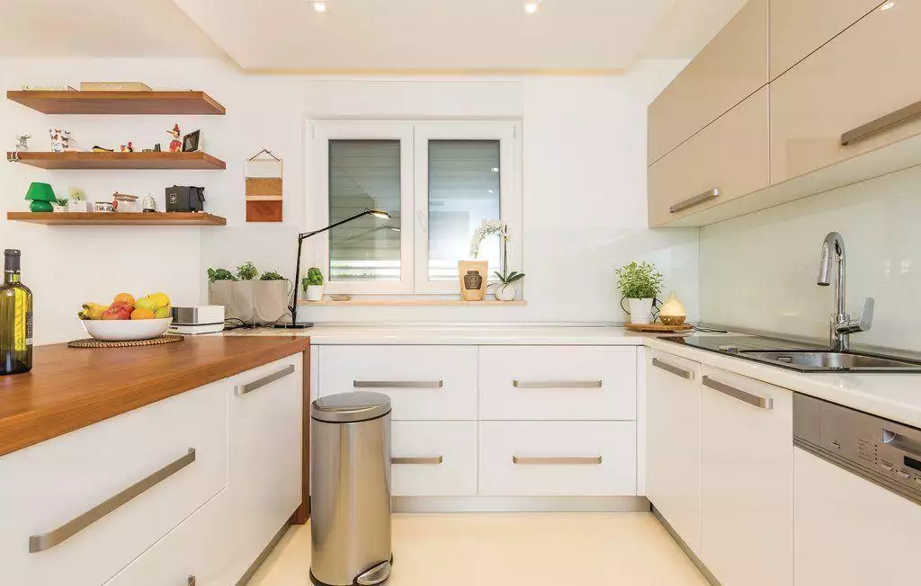 Villa 240m² in Croatia, Bregi. Priced at 1150000€ rent photo-22