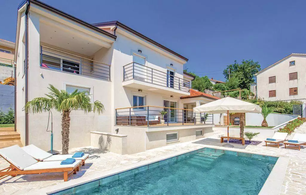 Villa 240m² in Croatia, Bregi. Priced at 1150000€ rent photo-1