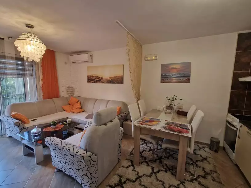 House 270m² in Spain, Barcelona. Priced at 230000€ rent photo-2