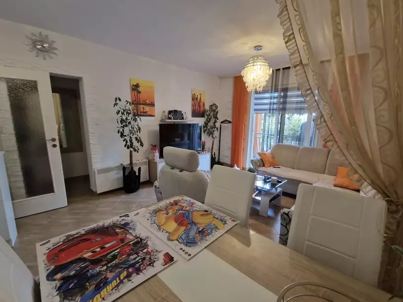 House 270m² in Spain, Barcelona. Priced at 230000€ rent photo-3