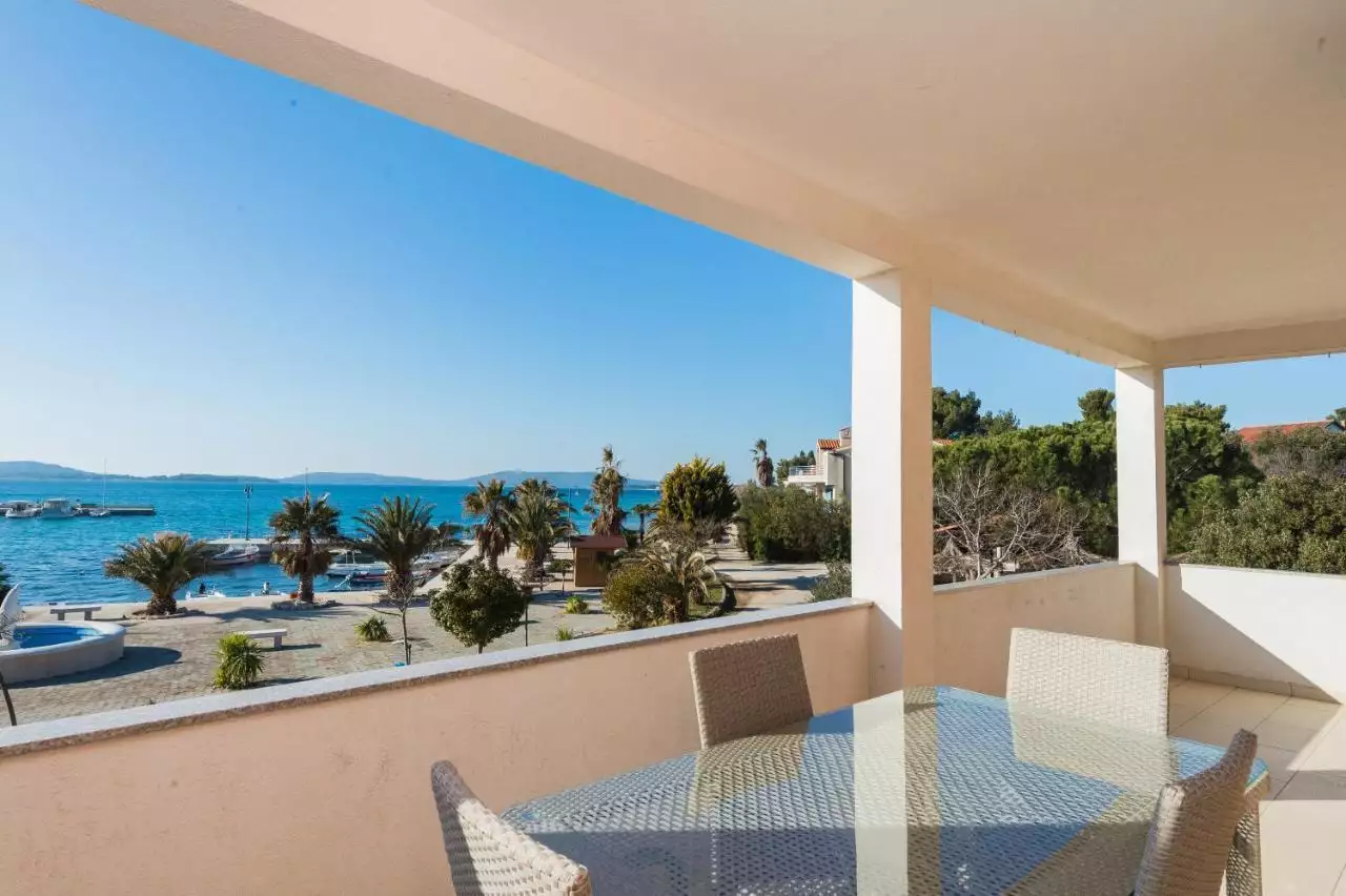Villa 120m² in Croatia, Zaboric. Priced at 1900000€ rent photo-7
