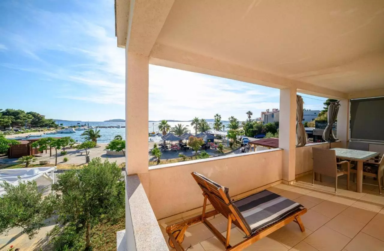 Villa 120m² in Croatia, Zaboric. Priced at 1900000€ rent photo-8