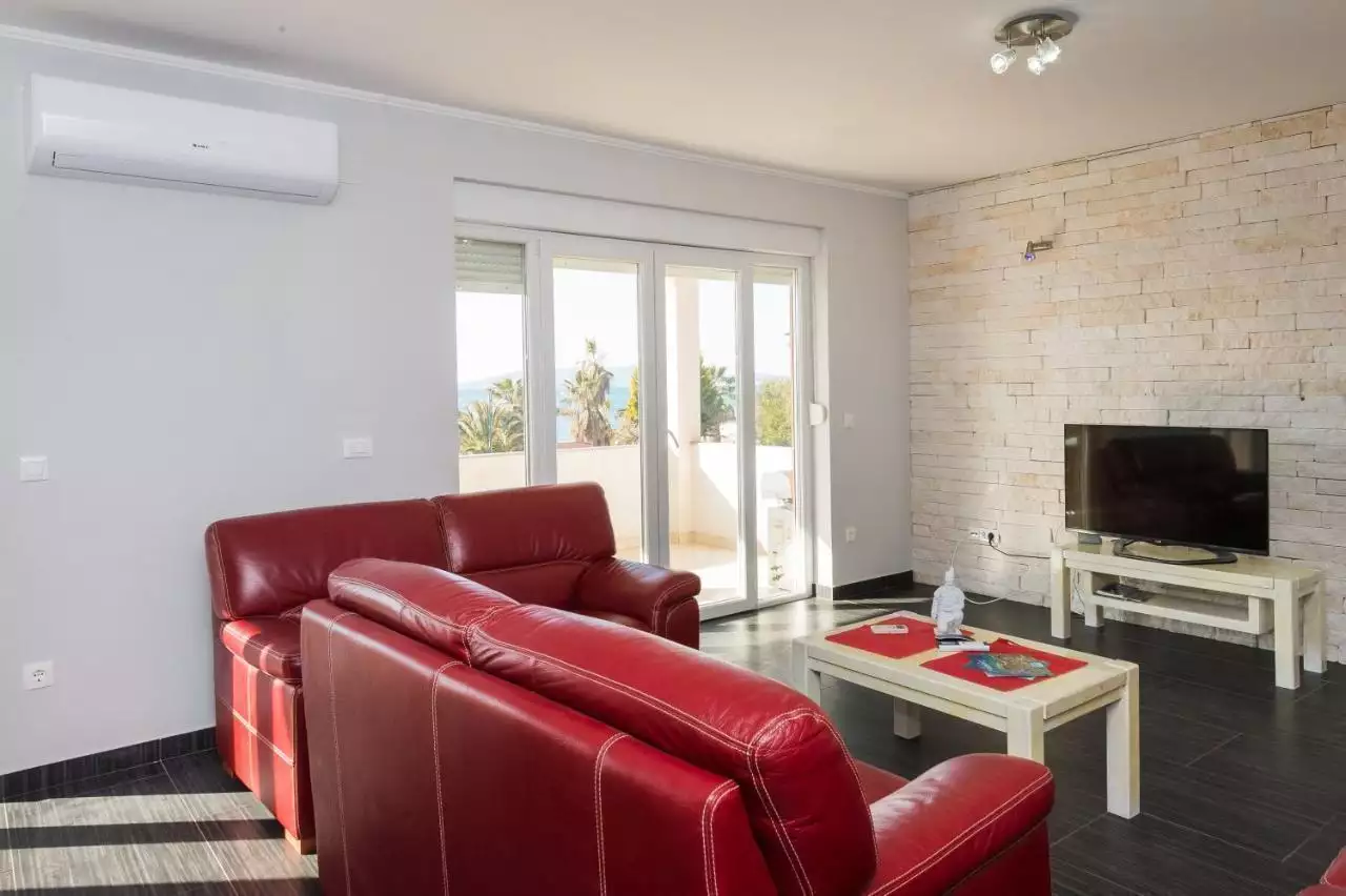Villa 120m² in Croatia, Zaboric. Priced at 1900000€ rent photo-9