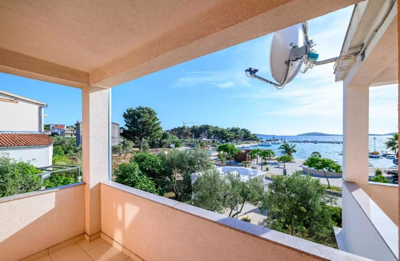 Villa 120m² in Croatia, Zaboric. Priced at 1900000€ rent photo-14