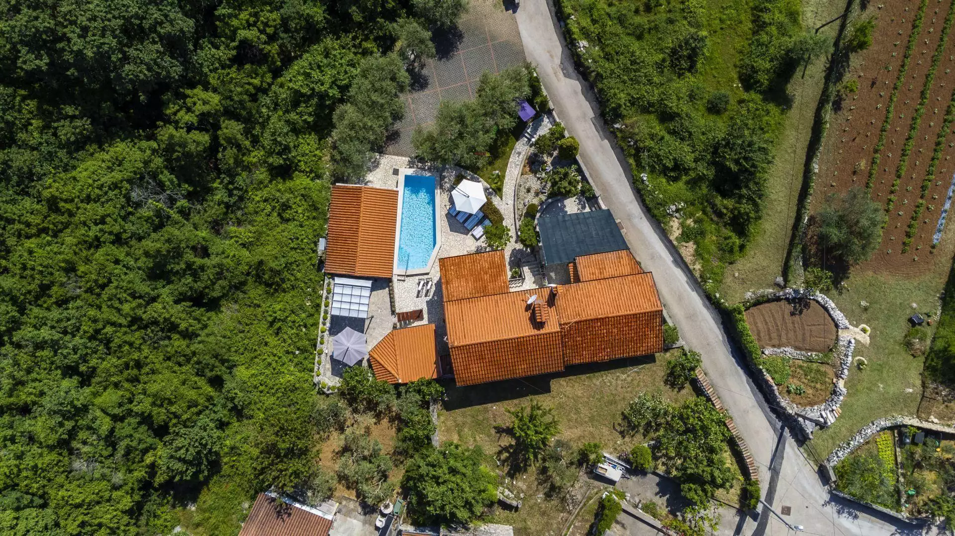Villa 205m² in Croatia, Vrbnik. Priced at 570000€ rent photo-2