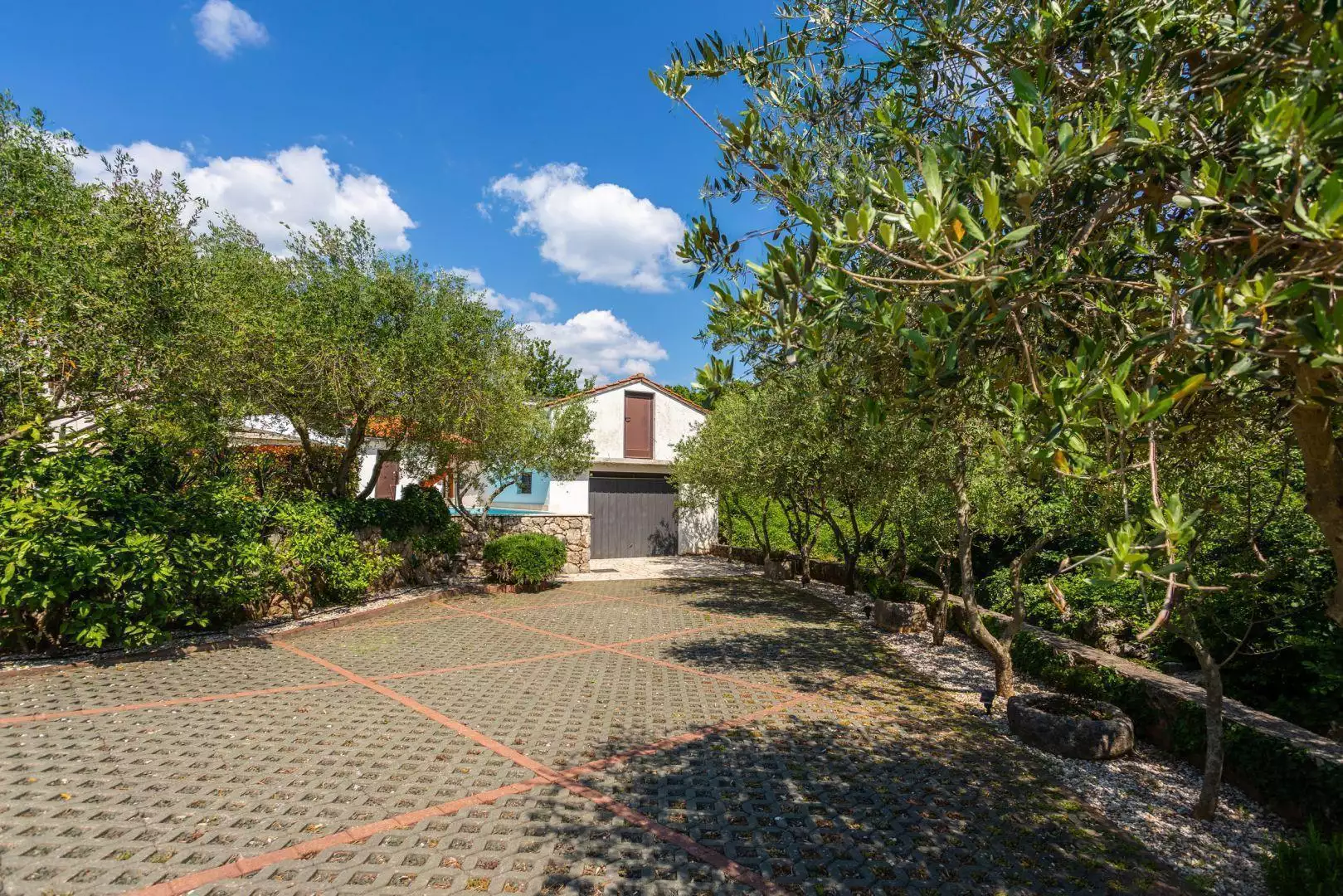 Villa 205m² in Croatia, Vrbnik. Priced at 570000€ rent photo-6