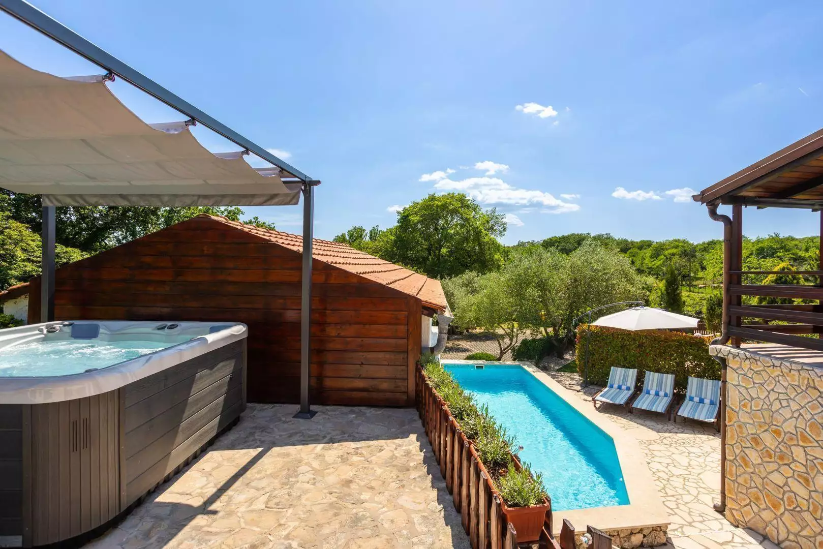 Villa 205m² in Croatia, Vrbnik. Priced at 570000€ rent photo-8