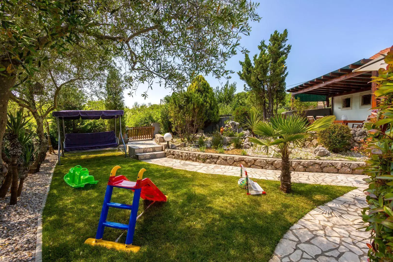 Villa 205m² in Croatia, Vrbnik. Priced at 570000€ rent photo-12