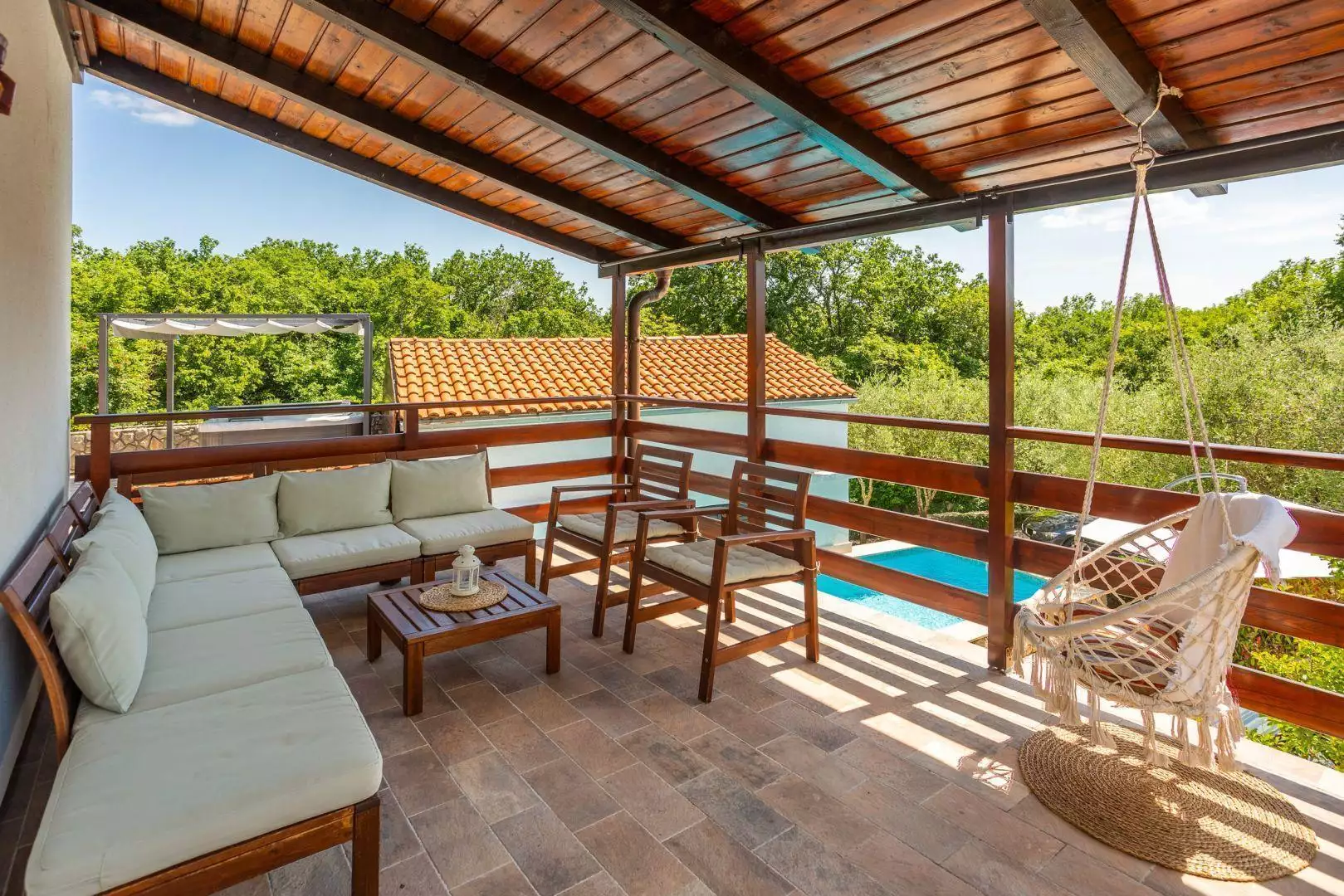 Villa 205m² in Croatia, Vrbnik. Priced at 570000€ rent photo-16
