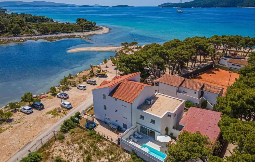 Hotels 470m² in Croatia, Sibenik. Priced at 1800000€ rent photo-1