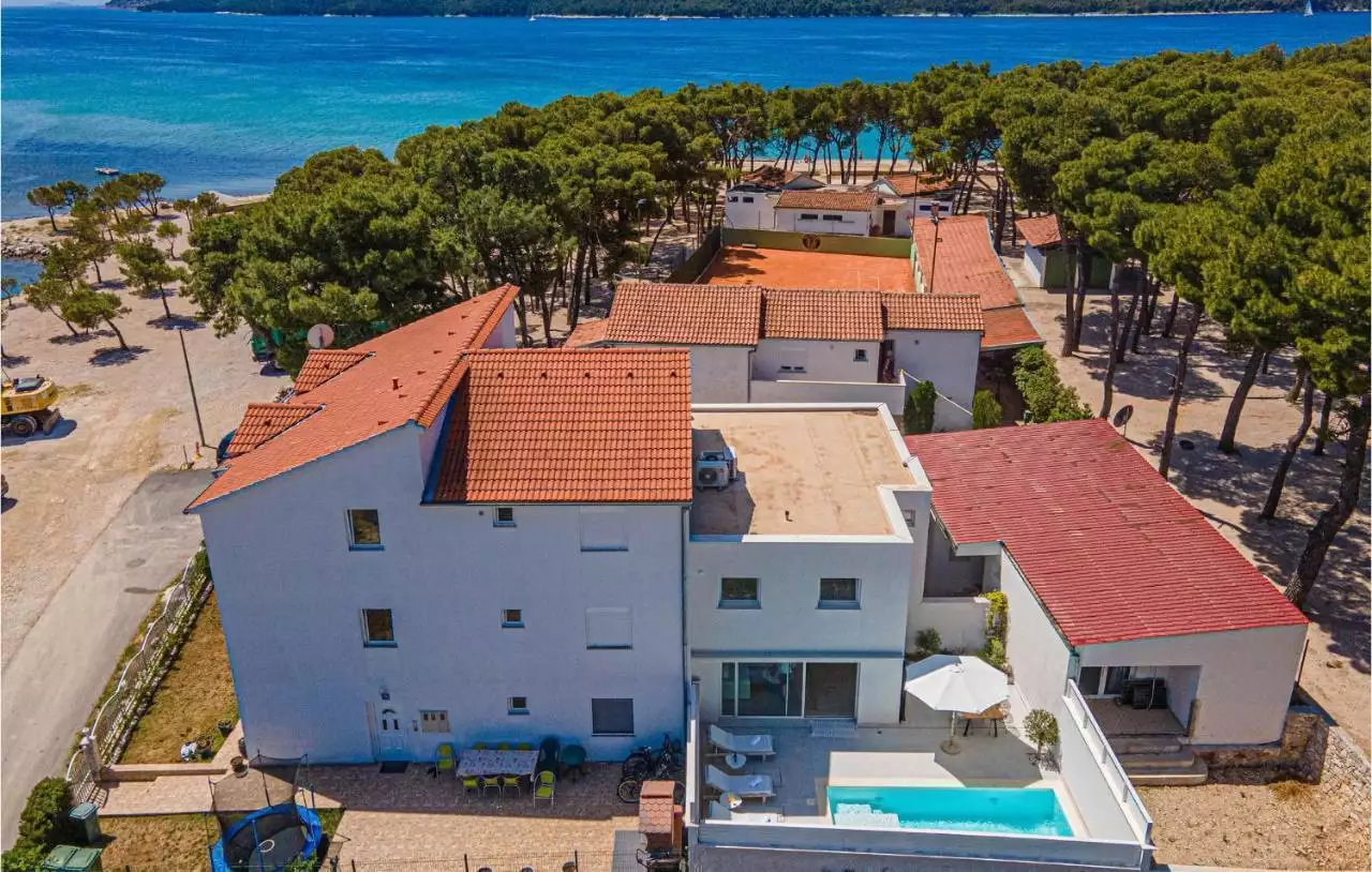 Hotels 470m² in Croatia, Sibenik. Priced at 1800000€ rent photo-3