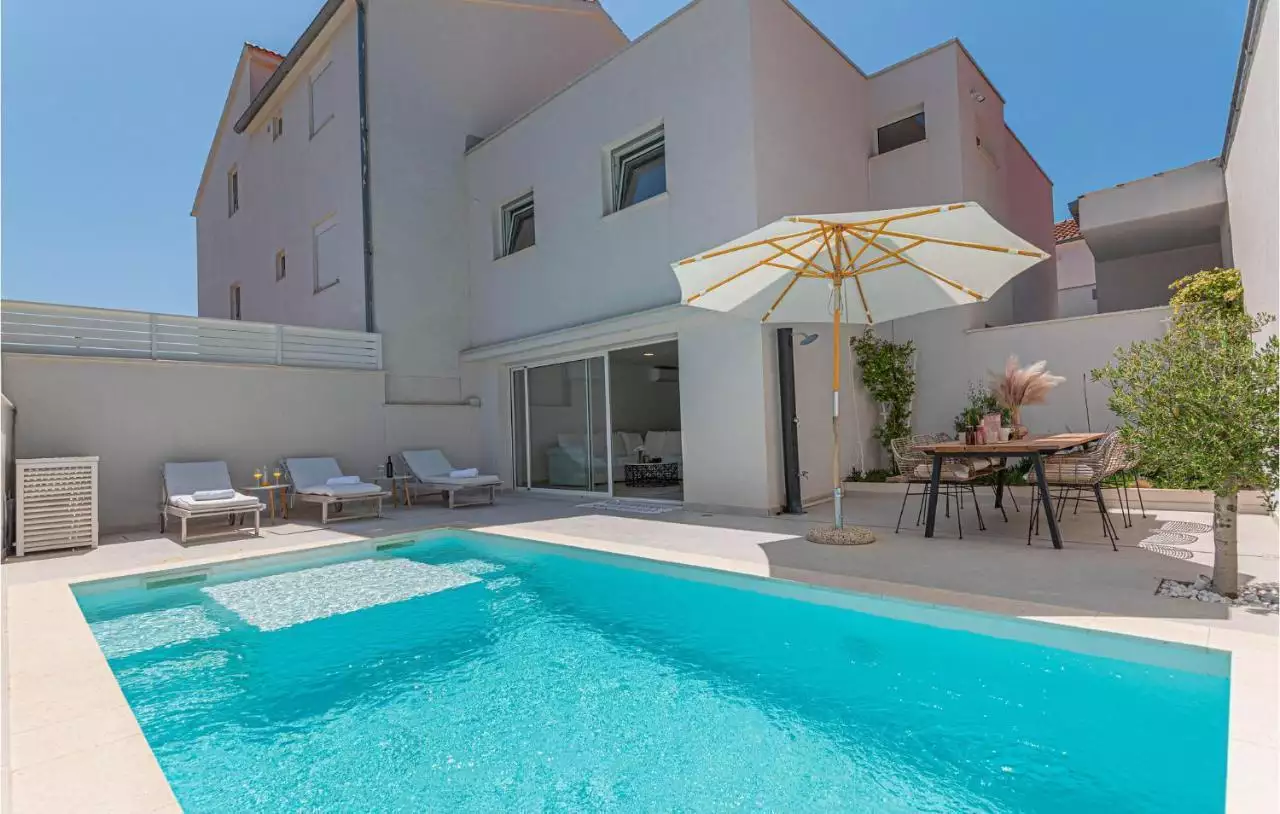 Hotels 470m² in Croatia, Sibenik. Priced at 1800000€ rent photo-13
