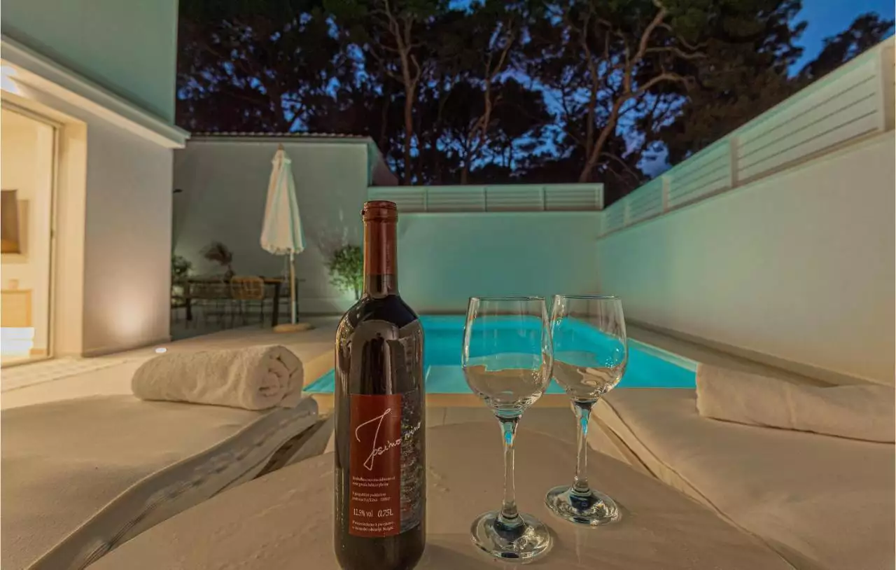 Hotels 470m² in Croatia, Sibenik. Priced at 1800000€ rent photo-16