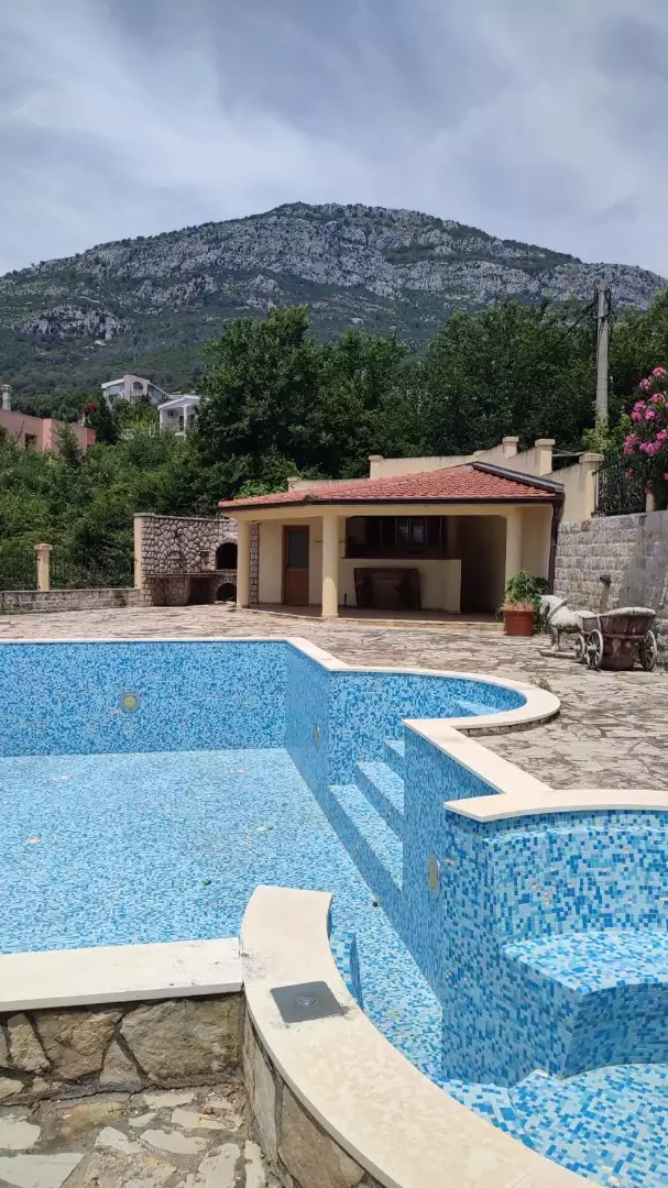 Villa 400m² in Montenegro, Bar. Priced at 1200000€ rent photo-2