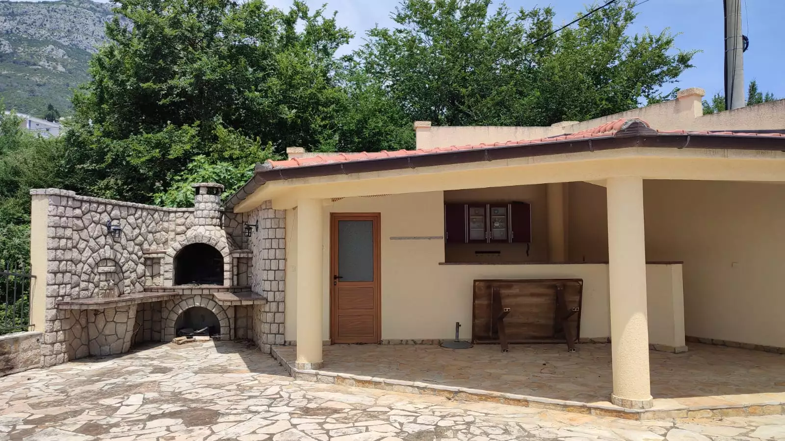 Villa 400m² in Montenegro, Bar. Priced at 1200000€ rent photo-15