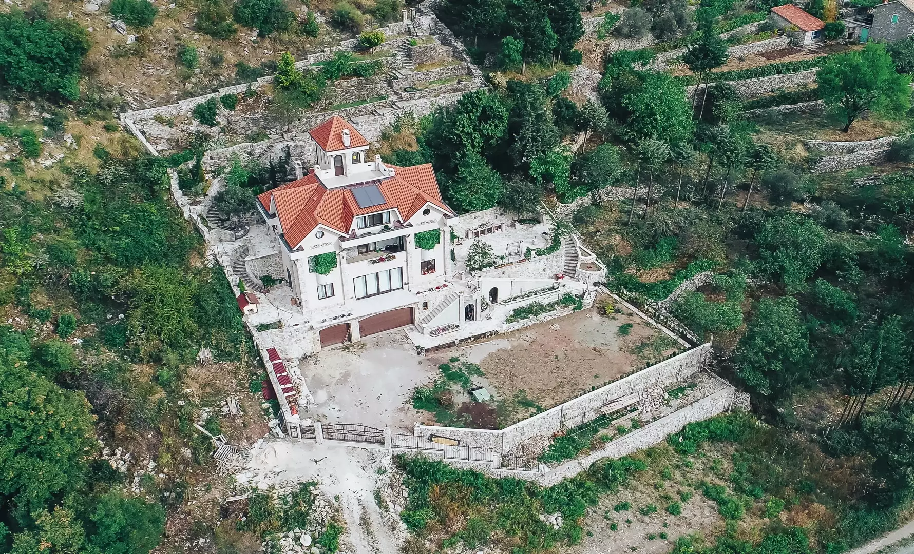 Villa 392m² in Montenegro, Sveti Stefan. Priced at 1850000€ rent photo-30