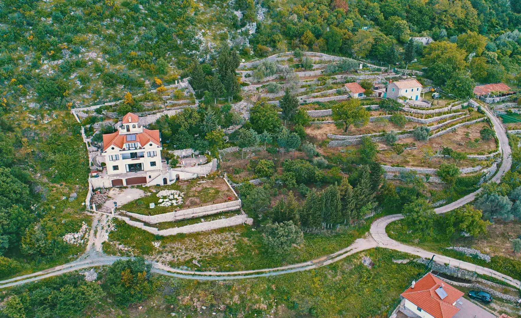 Villa 392m² in Montenegro, Sveti Stefan. Priced at 1850000€ rent photo-35