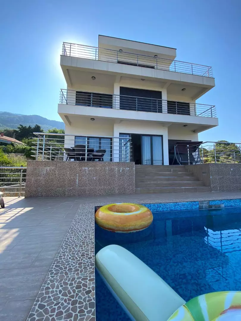 Villa 300m² in Montenegro, Bar. Priced at 780000€ rent photo-2