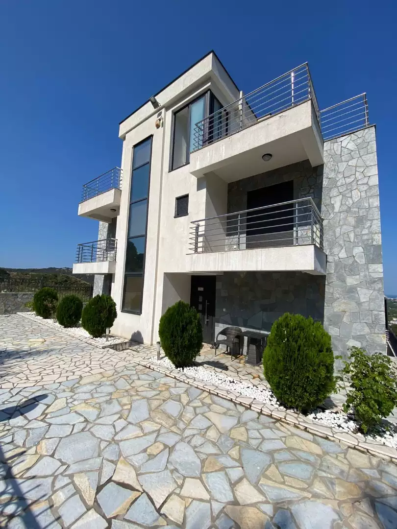 Villa 300m² in Montenegro, Bar. Priced at 780000€ rent photo-47