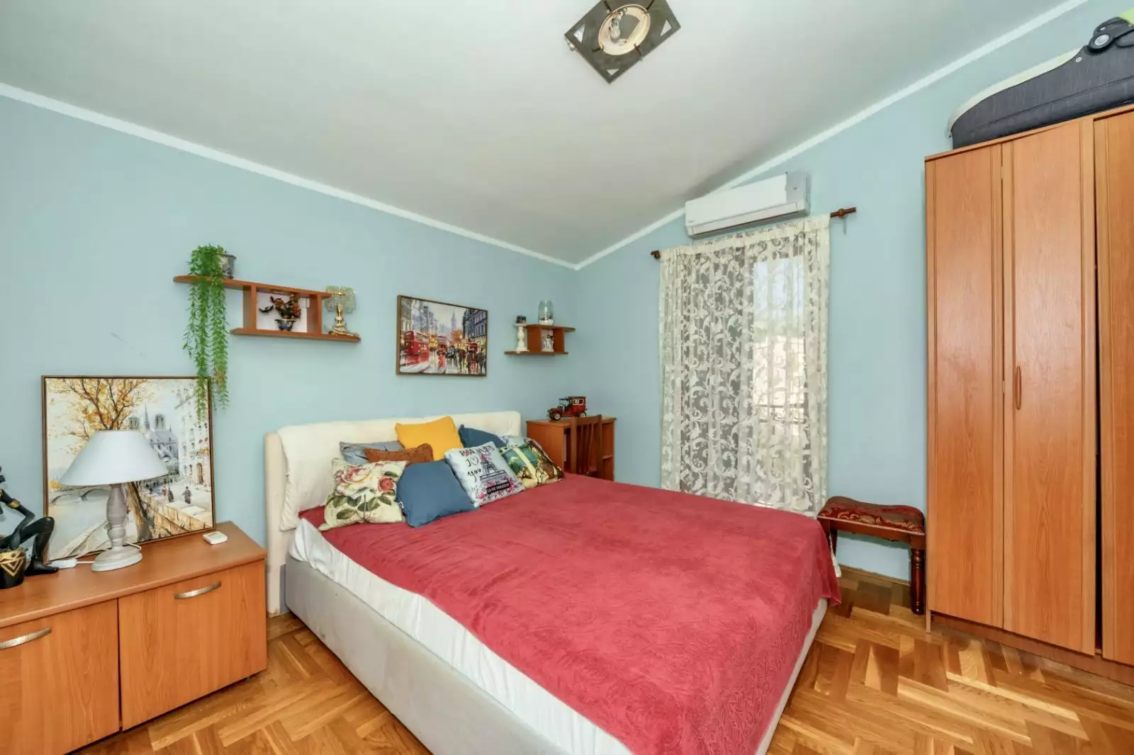 Flat 164m² in Spain, Barcelona. Priced at 300000€ rent photo-14