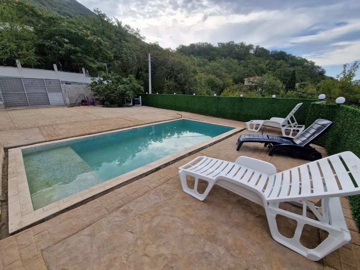 Hotels 146m² in Montenegro, Sutomore. Priced at 180000€ rent photo-1
