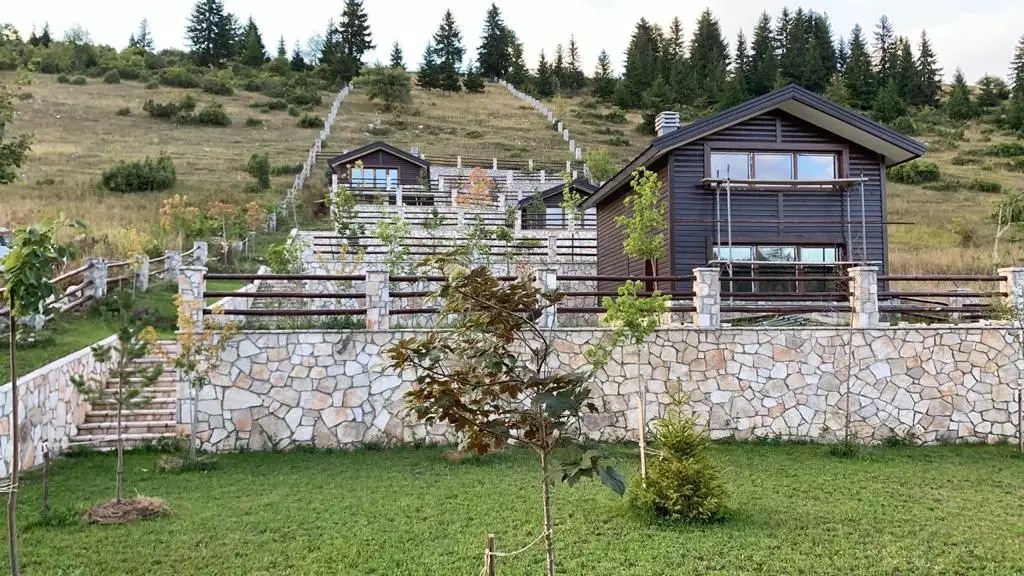 Villa 920m² in Montenegro, Zabljak. Priced at 980000€ rent photo-5