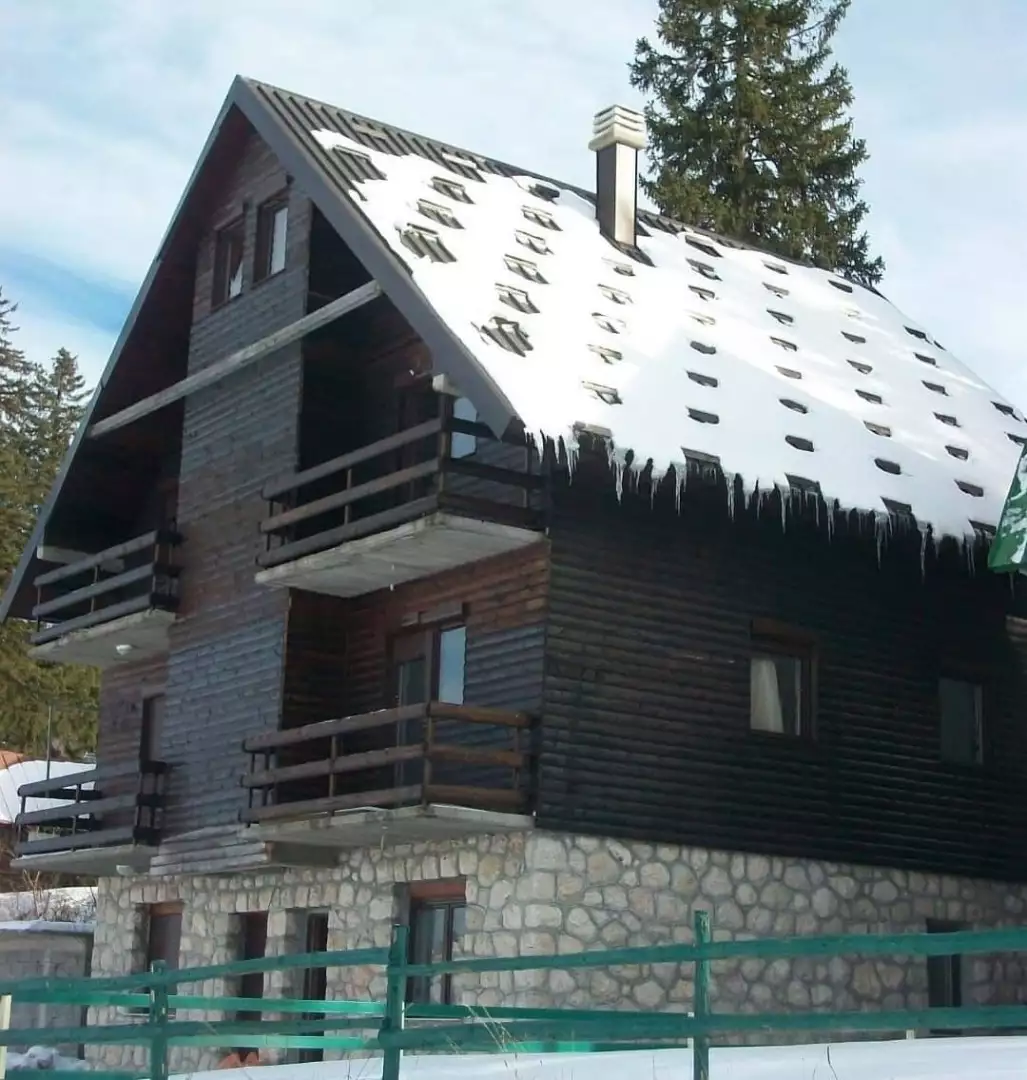 House 320m² in Montenegro, Zabljak. Priced at 500000€ rent photo-1