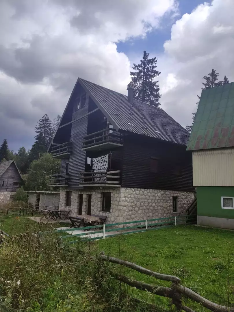 House 320m² in Montenegro, Zabljak. Priced at 500000€ rent photo-2