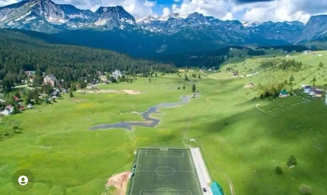 House 320m² in Montenegro, Zabljak. Priced at 500000€ rent photo-4