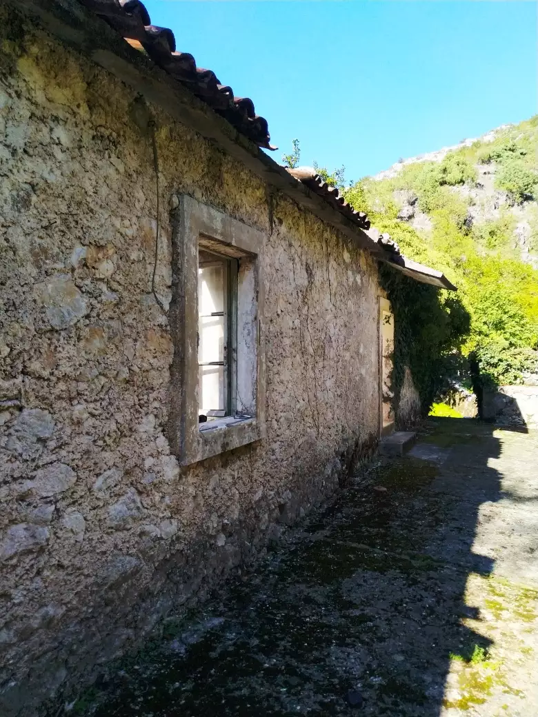 House 210m² in Montenegro, Lake Skadar. Priced at 265000€ rent photo-15