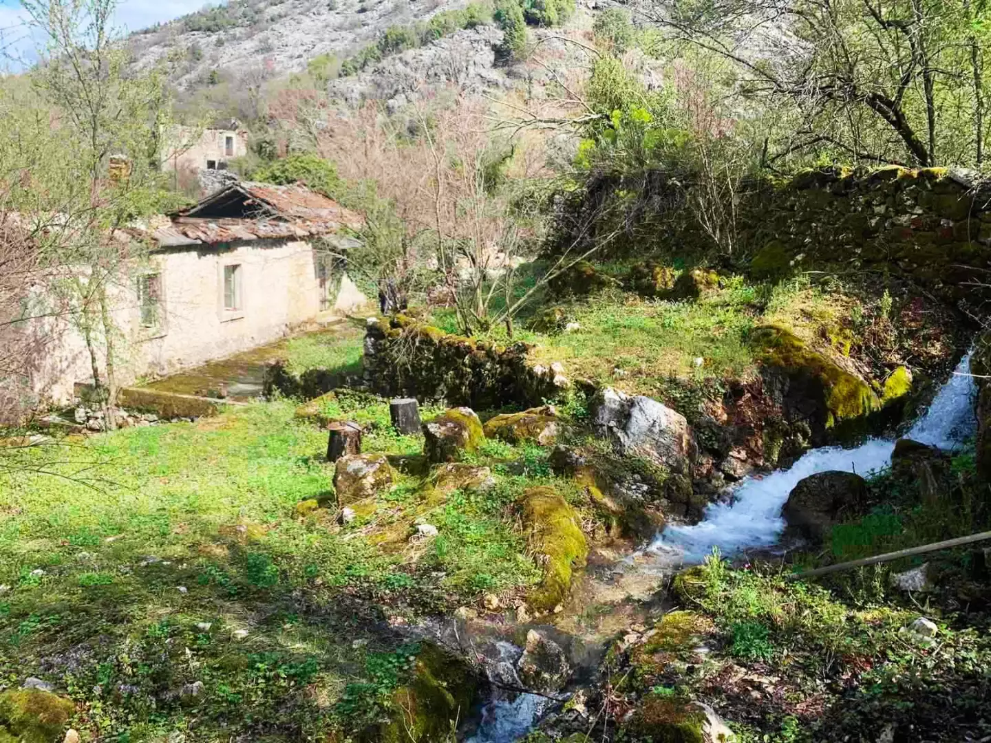 House 210m² in Montenegro, Lake Skadar. Priced at 265000€ rent photo-30