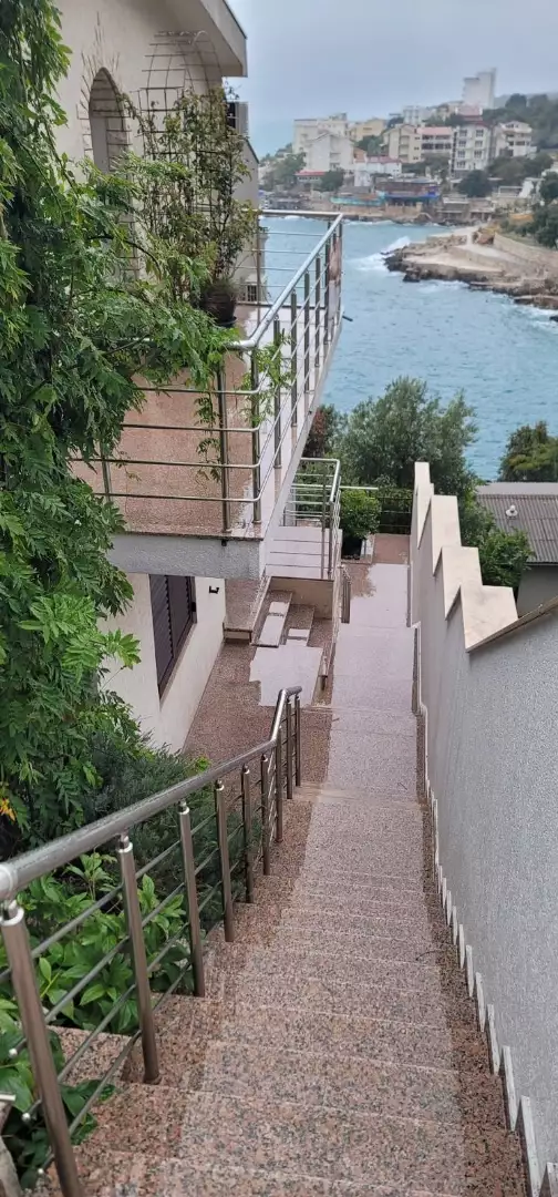 Villa 350m² in Montenegro, Utjeha. Priced at 690000€ rent photo-31