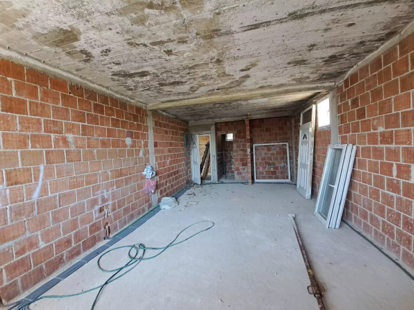 House 250m² in Montenegro, Sutomore. Priced at 200000€ rent photo-3