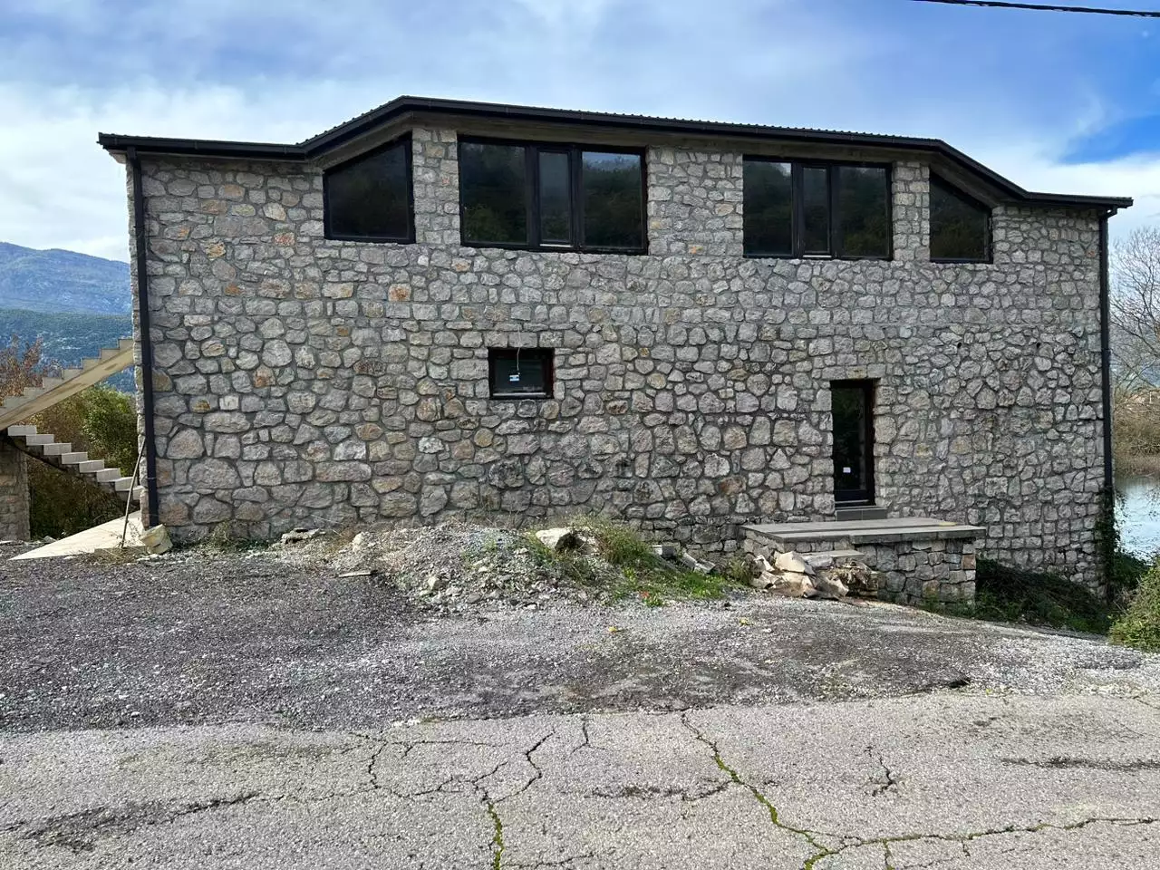 Hotels 400m² in Montenegro, Danilovgrad. Priced at 280000€ rent photo-11