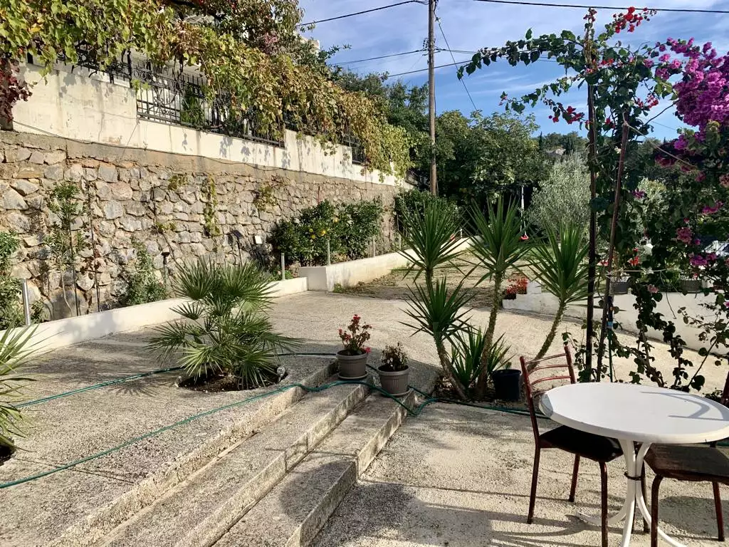 Villa 400m² in Montenegro, Sutomore. Priced at 600000€ rent photo-4