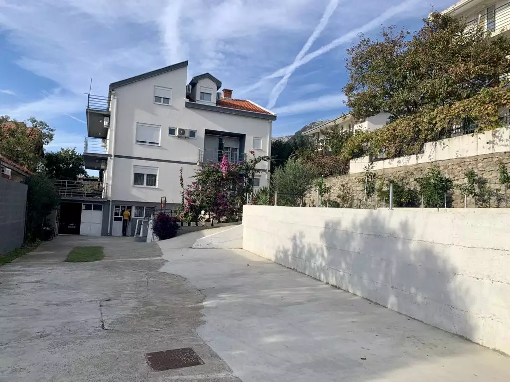 Villa 400m² in Montenegro, Sutomore. Priced at 600000€ rent photo-13
