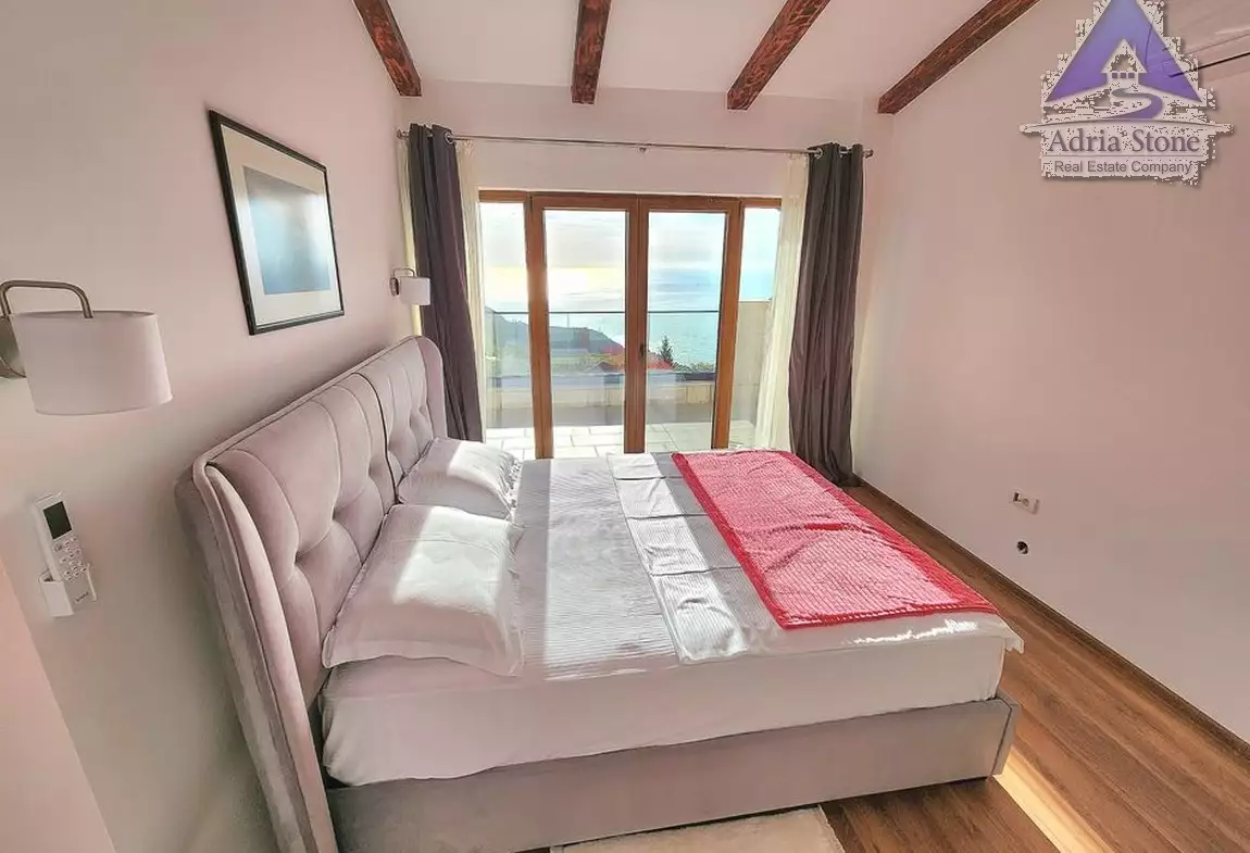 Villa 199m² in Montenegro, Budva. Priced at 750000€ rent photo-3