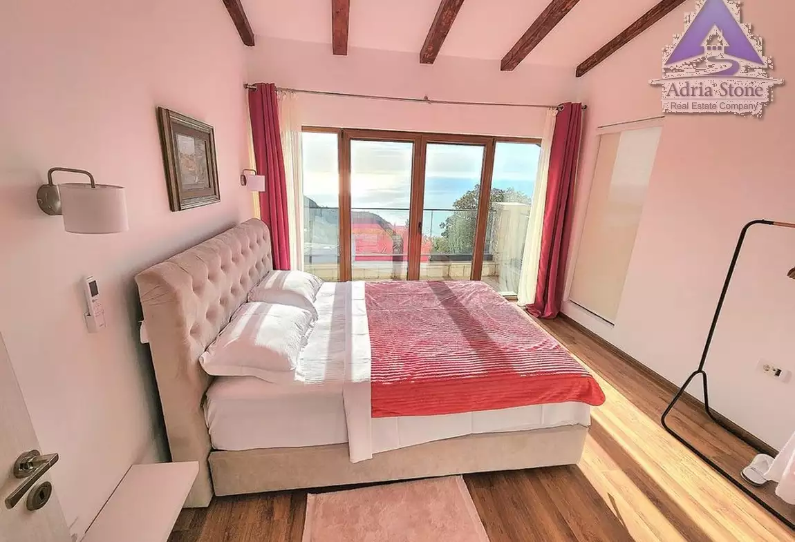 Villa 199m² in Montenegro, Budva. Priced at 750000€ rent photo-4