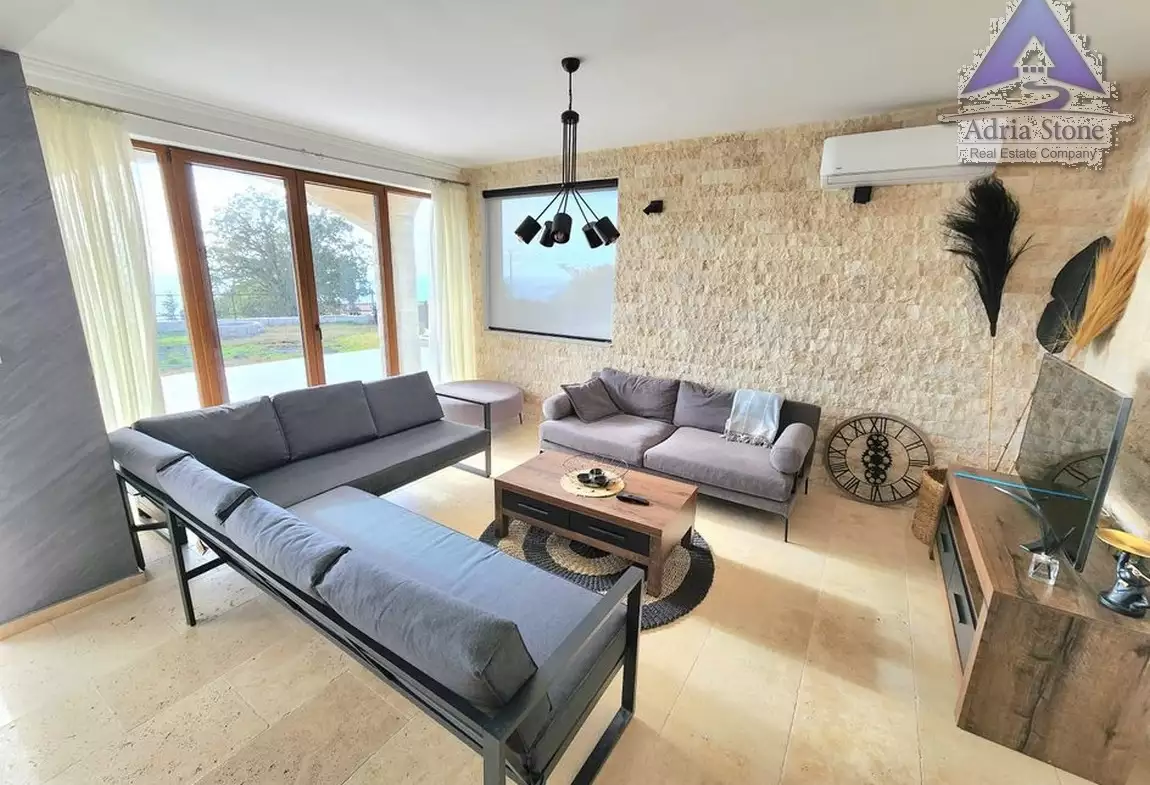 Villa 199m² in Montenegro, Budva. Priced at 750000€ rent photo-13
