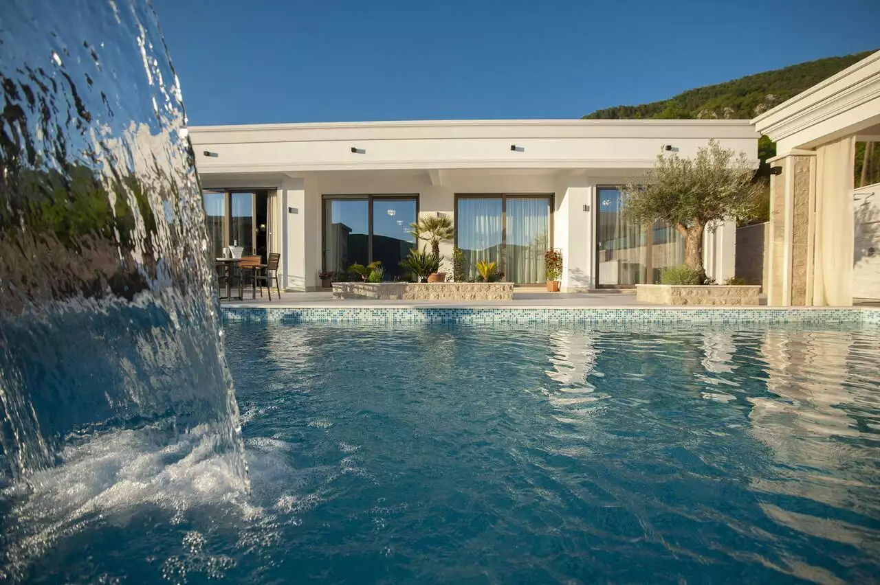 Villa 190m² in Montenegro, Budva. Priced at 1000000€ rent photo-1