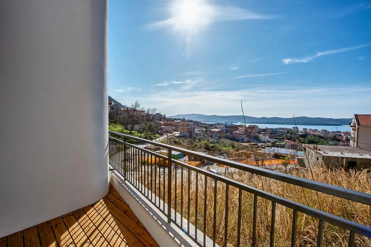 Villa 180m² in Montenegro, Tivat. Priced at 550000€ rent photo-3